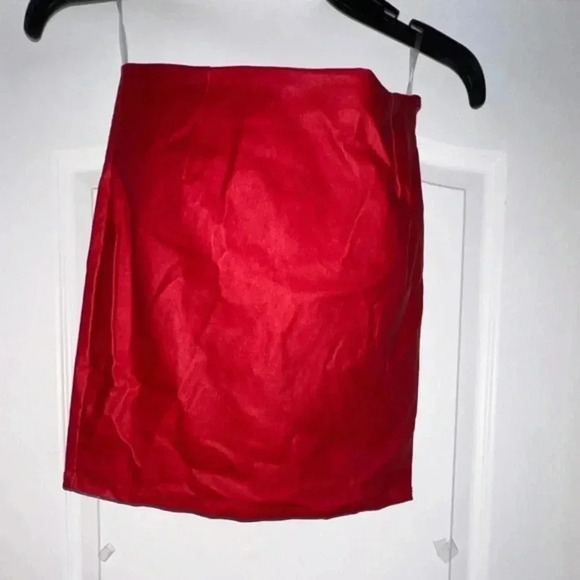 Windsor Dresses & Skirts - Windsor Red Faux Leather Jacket Women Zip Mini Skirt Size Medium